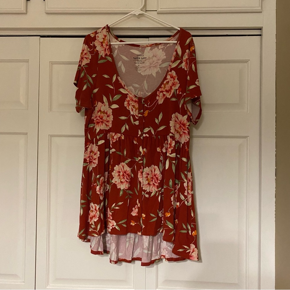 Torrid Super Soft Knits size 2 top with buttons and elastic waist - Picture 8 of 9
